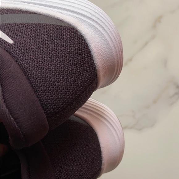 NWT Nike revolution 4 burgundy - Picture 7 of 9